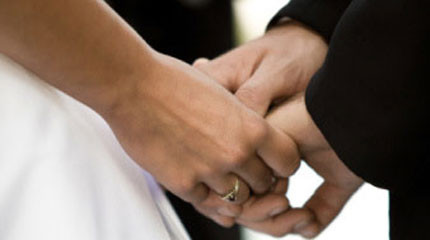 «Χαράτσι» και στους πολιτικούς γάμους